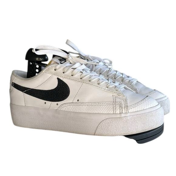 Womens Nike Blazer Low Platform DZ5210-100 Leather Sneaker Shoes Size 8.5 White - Picture 3 of 6